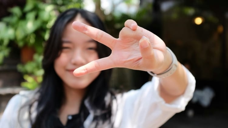 Cử chỉ selfie vô hại có thể khiến dữ liệu sinh trắc học bị đánh cắp - Ảnh 1.