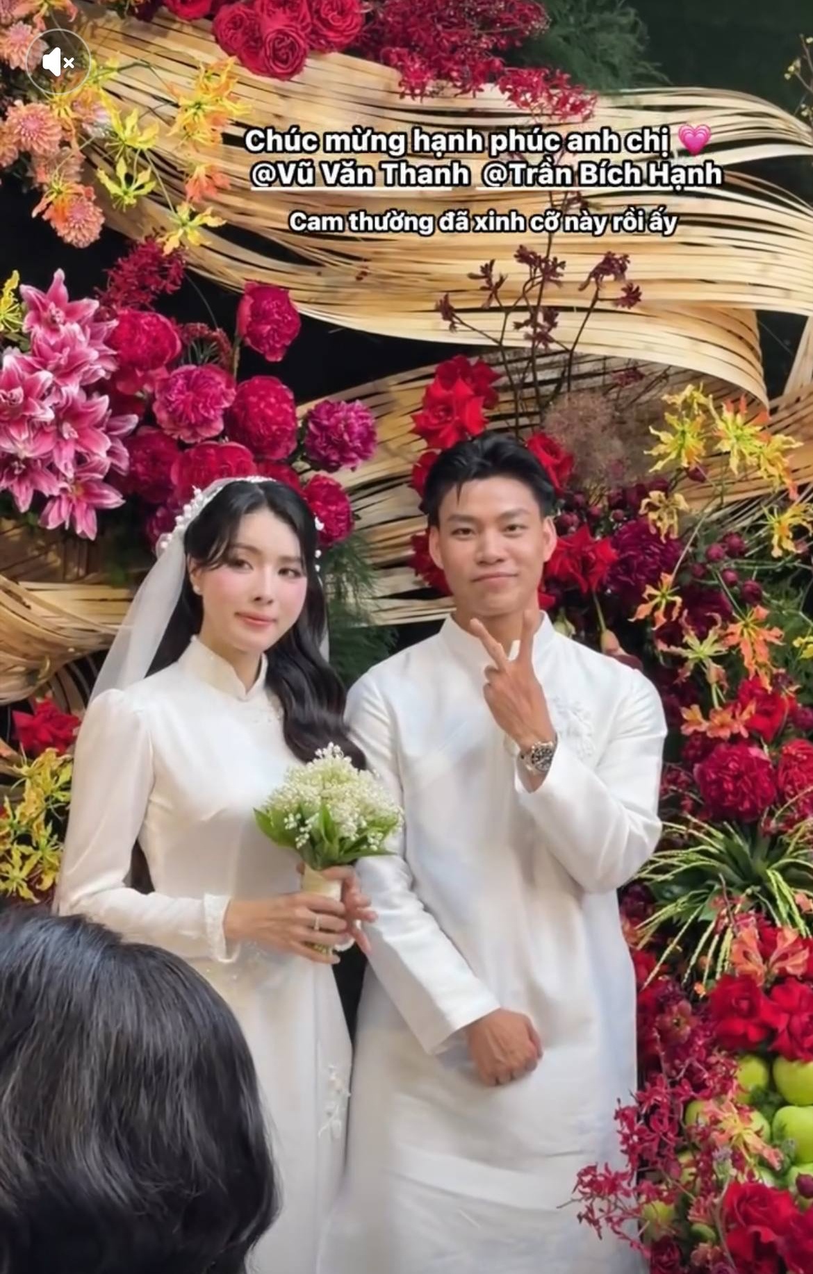 Cập nhật loạt ảnh/clip n&eacute;t căng mới nhất trong đ&aacute;m cưới tiểu thư Trần B&iacute;ch Hạnh v&agrave; Văn Thanh h&ocirc;m nay! - Ảnh 3.