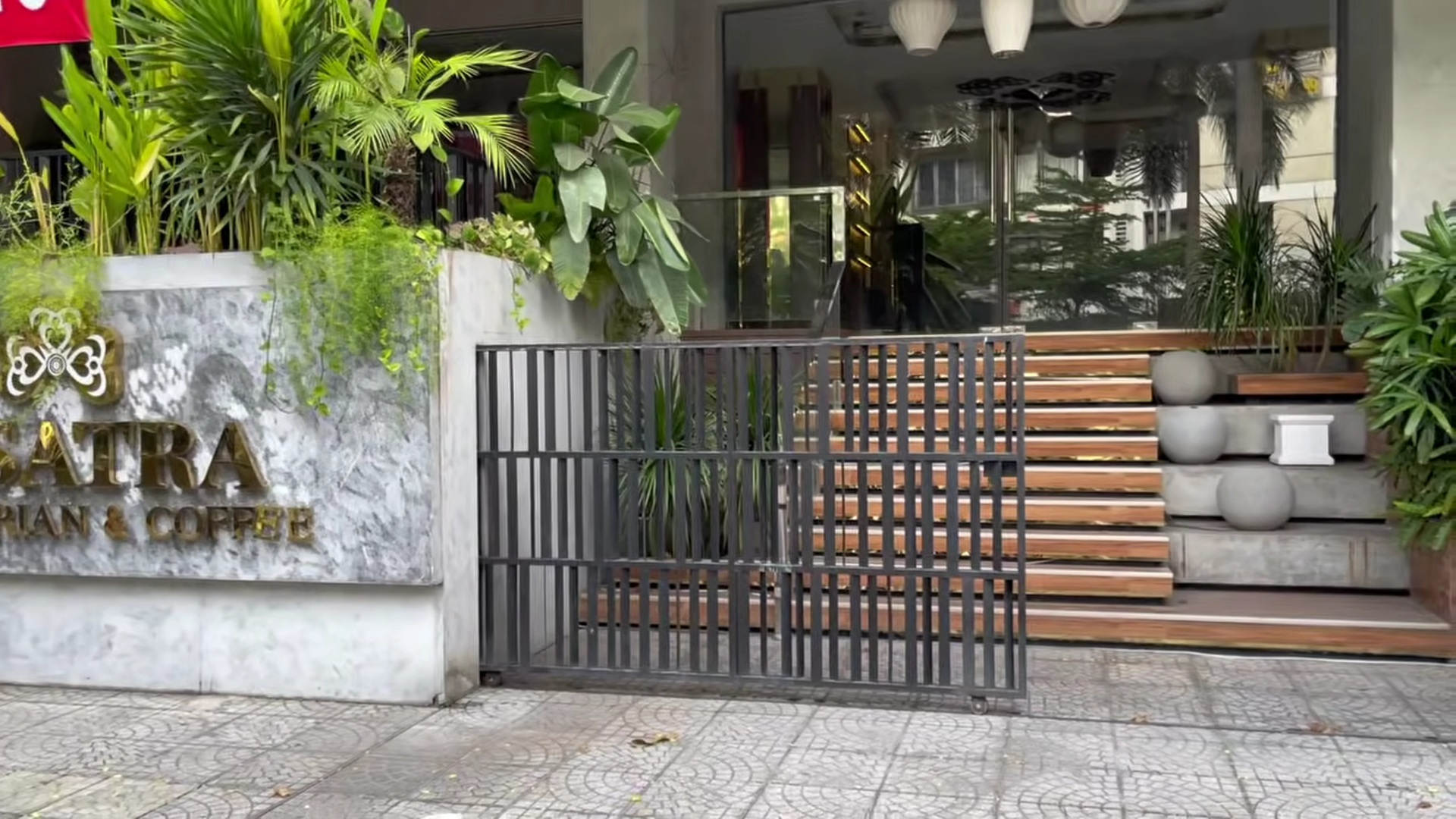 Một nữ NSND v&agrave; nam NSƯT phải đ&oacute;ng cửa 2 nh&agrave; h&agrave;ng ở TP.HCM: "Qu&aacute; đau l&ograve;ng!"- Ảnh 2.
