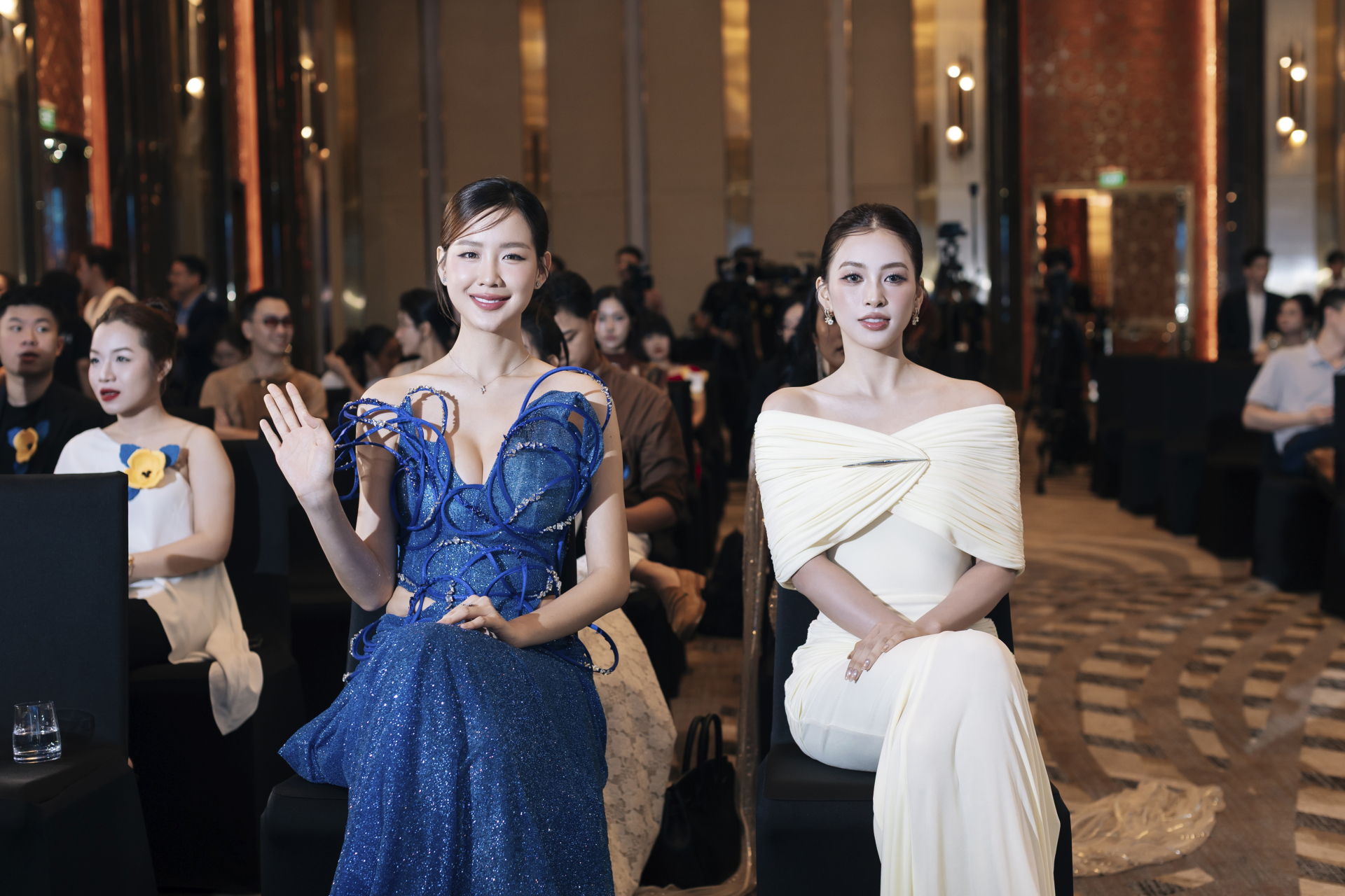 Tiểu Vy, Bảo Ngọc đọ sắc tại sự kiện: Ai mới là nàng hậu sở hữu “tỷ lệ gương mặt vàng”? - Ảnh 2.