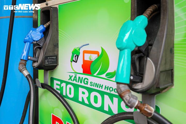 Xăng E10 bán toàn quốc từ 1/6: Các mẫu xe máy này cần đặc biệt lưu ý! - Ảnh 1.
