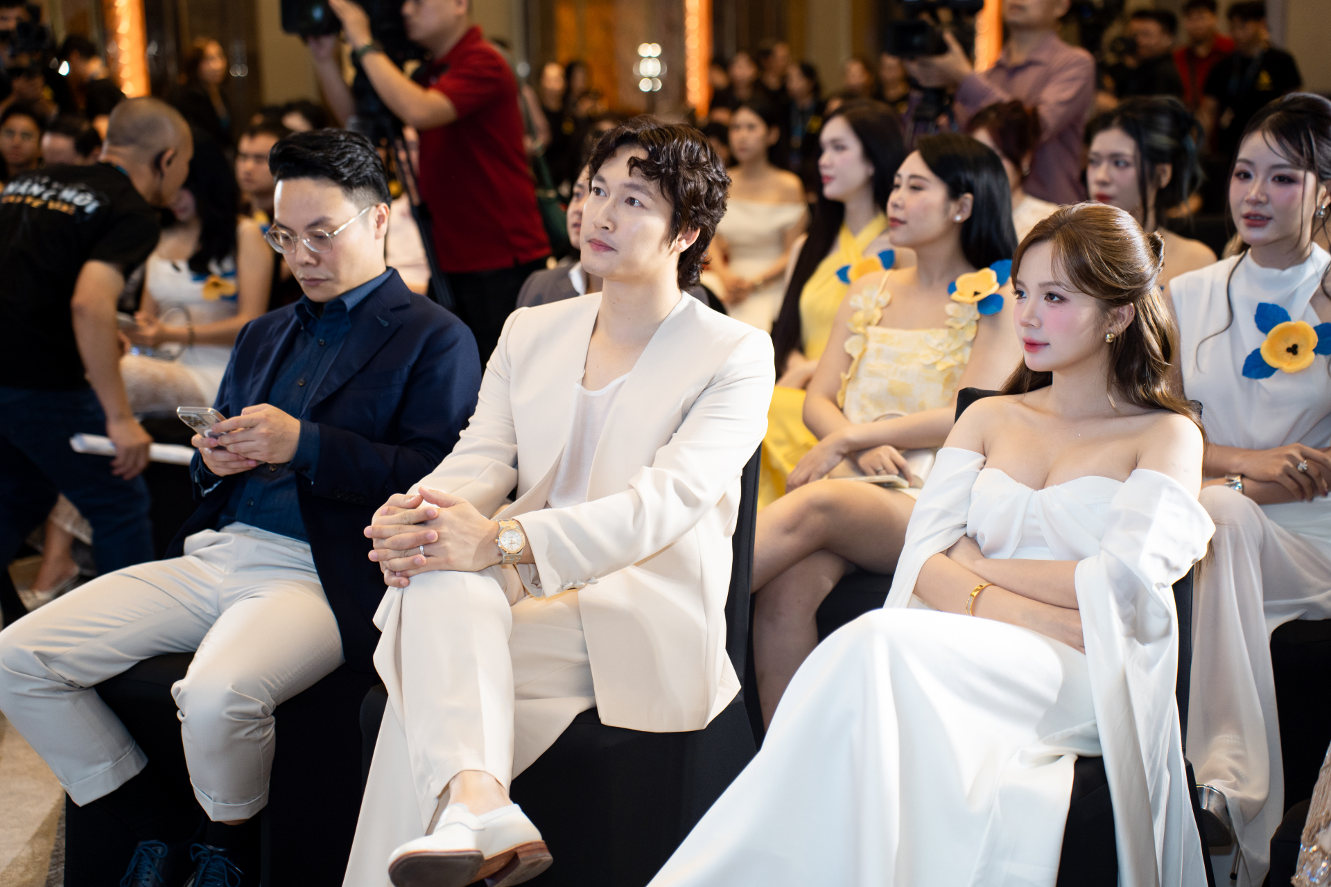 Tiểu Vy, Bảo Ngọc đọ sắc tại sự kiện: Ai mới là nàng hậu sở hữu “tỷ lệ gương mặt vàng”? - Ảnh 1.