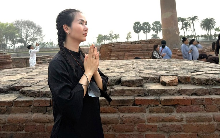 Nữ ca sĩ hàng đầu Việt Nam: Cha ruột nương nhờ cửa Phật, lấy chồng ngoại quốc, 2 con ăn chay từ 0 tuổi - Ảnh 1.