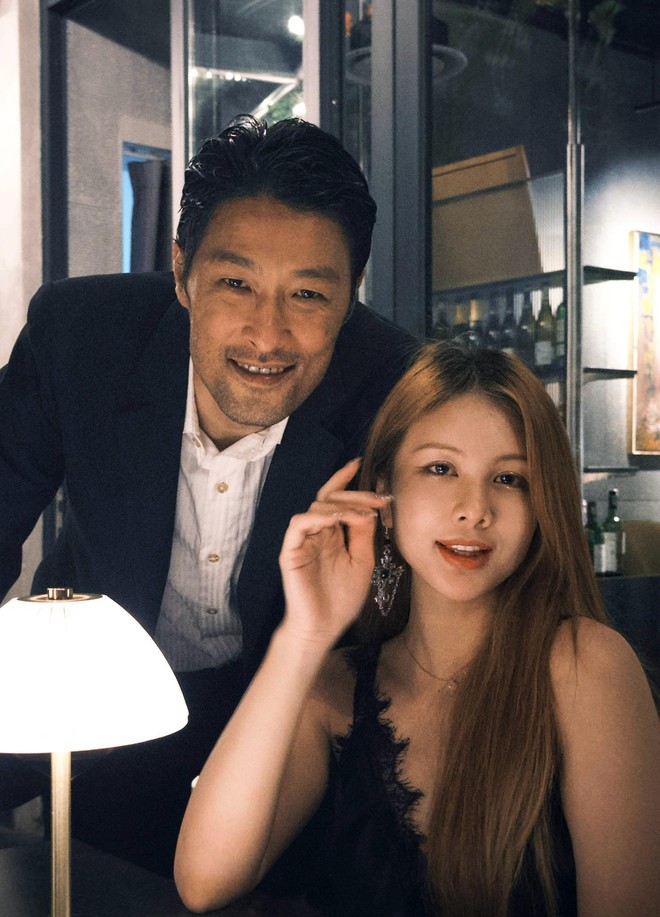 Chuyện tình “chú - cháu” lệch 24 tuổi của Johnny Trí Nguyễn: Bạn gái tung clip để lộ hành động tình tứ - Ảnh 2.