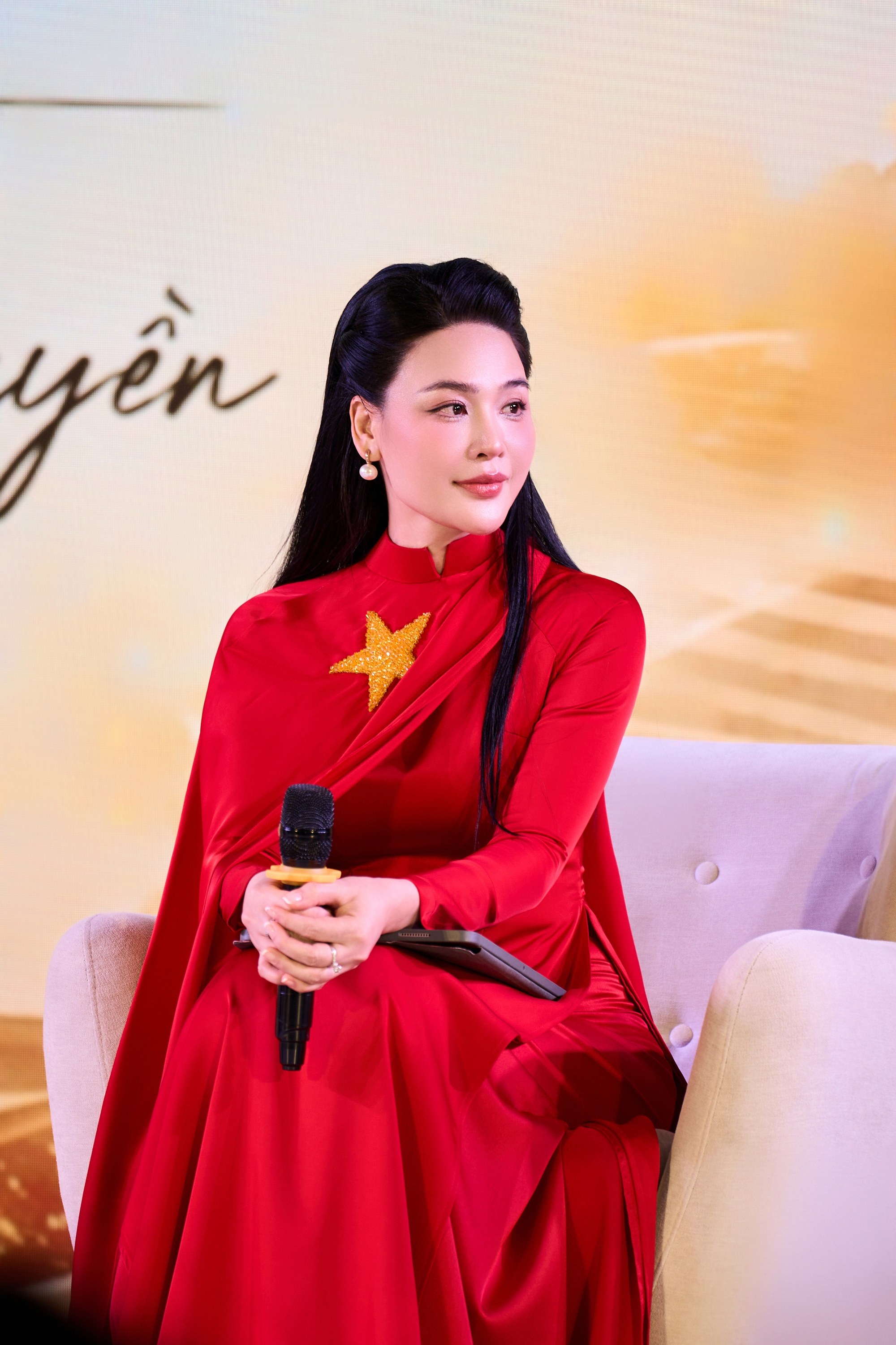 NSND Phạm Phương Thảo xuất hiện cùng chồng tại sự kiện của 1 thạc sĩ – trung tá- Ảnh 2.