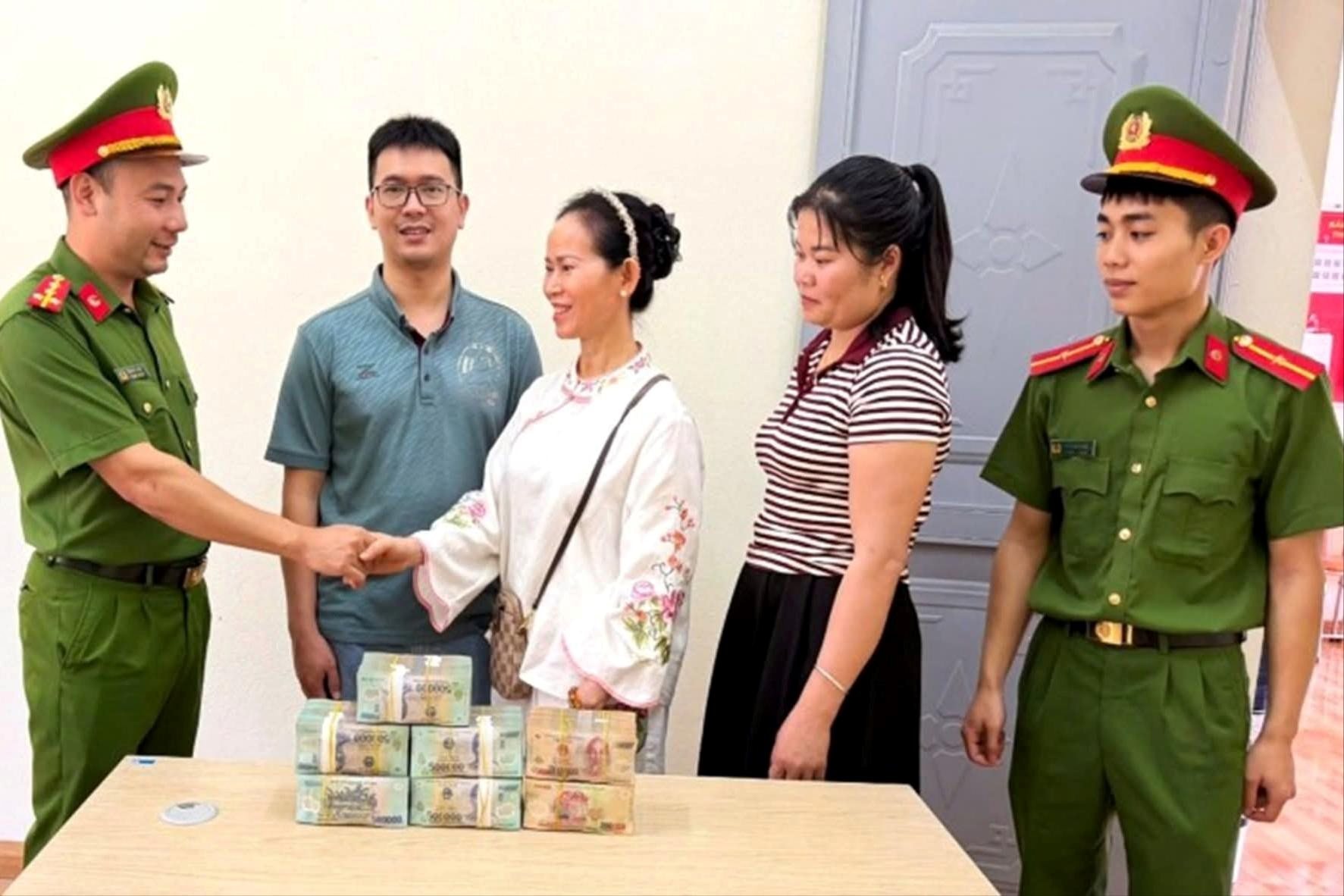 Công an hỗ trợ xác minh giao dịch chuyển khoản nhầm lớn trong năm 2026 - Ảnh 3.