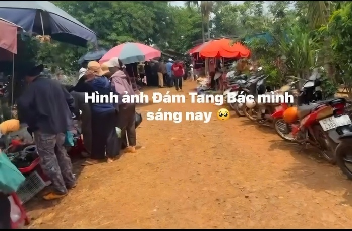 Chợ ma chay tại đám ma ở Đắk Lắk: Hiện tượng gây tranh cãi 2026 - Ảnh 1.