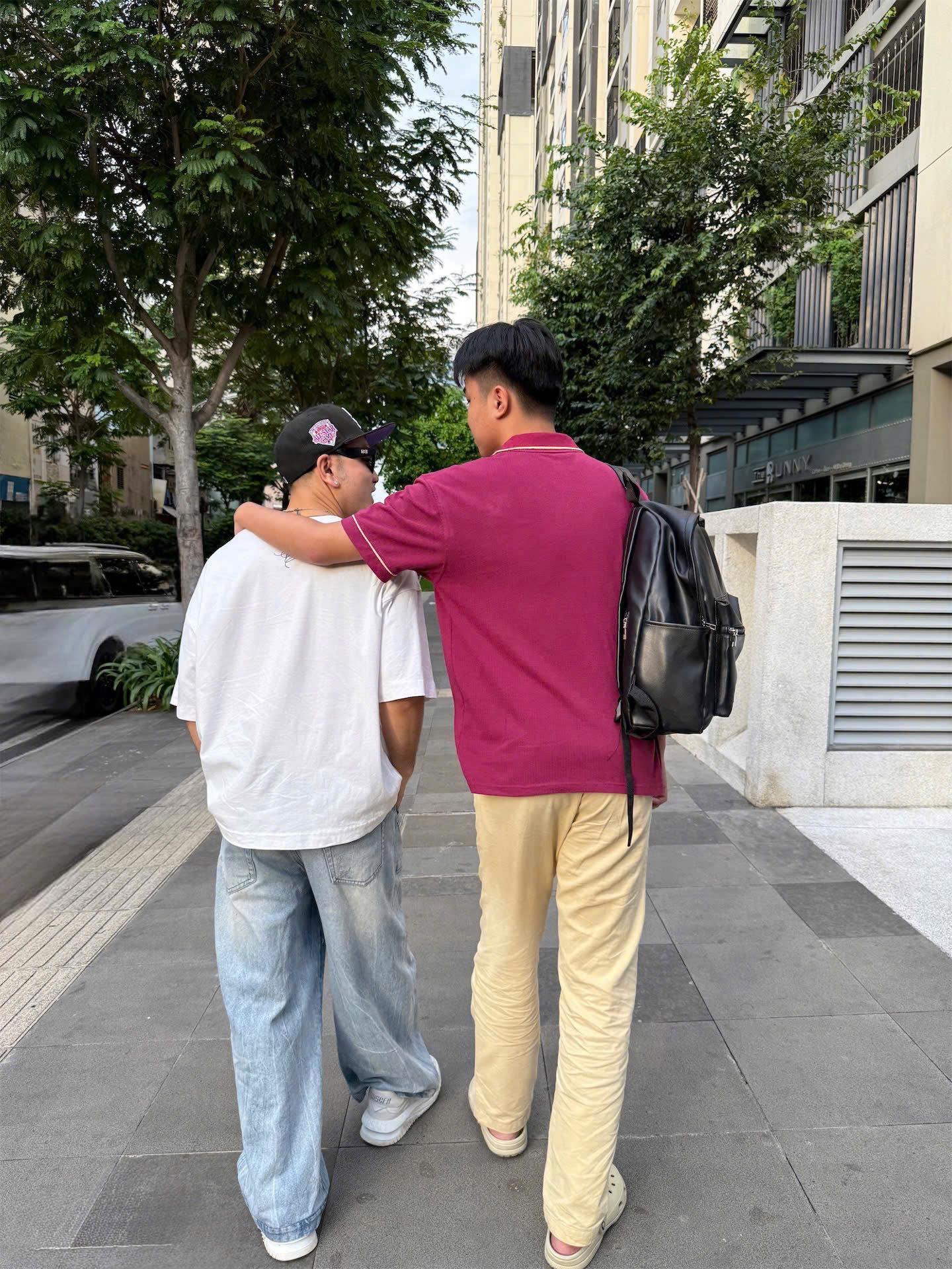 Con ri&ecirc;ng của vợ gọi điện từ Mỹ về th&ocirc;ng b&aacute;o 1 việc, nam ca sĩ Việt: "Nghe m&agrave; thương v&ocirc; c&ugrave;ng" - Ảnh 1.