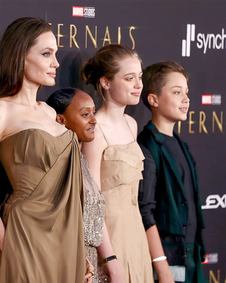 Con gái Angelina Jolie 