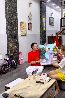 Nam ca sĩ lấy mẹ đơn thân hơn 8 tuổi có 2 con riêng: 