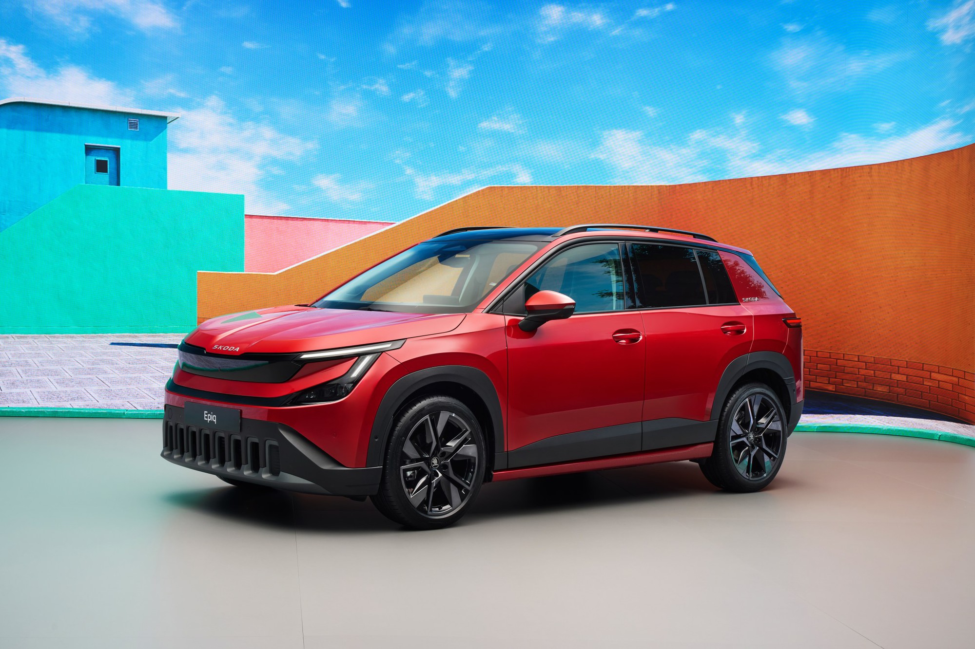 Sang châu Âu xem thực tế Skoda Epiq vừa ra mắt: SUV đô thị thiết kế thực dụng, nhiều công nghệ, có ADAS, chạy 440km/sạc- Ảnh 4. Sang châu Âu xem thực tế Skoda Epiq vừa ra mắt: SUV đô thị thiết kế thực dụng, nhiều công nghệ, có ADAS, chạy 440km/sạc- Ảnh 4.