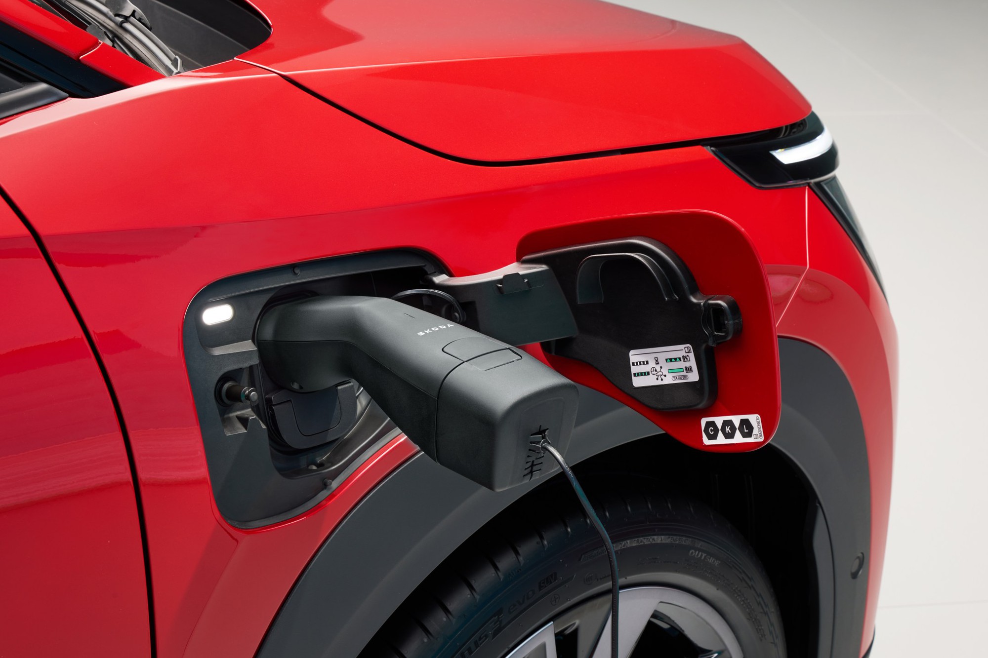 Sang châu Âu xem thực tế Skoda Epiq vừa ra mắt: SUV đô thị thiết kế thực dụng, nhiều công nghệ, có ADAS, chạy 440km/sạc- Ảnh 14. Sang châu Âu xem thực tế Skoda Epiq vừa ra mắt: SUV đô thị thiết kế thực dụng, nhiều công nghệ, có ADAS, chạy 440km/sạc- Ảnh 14.