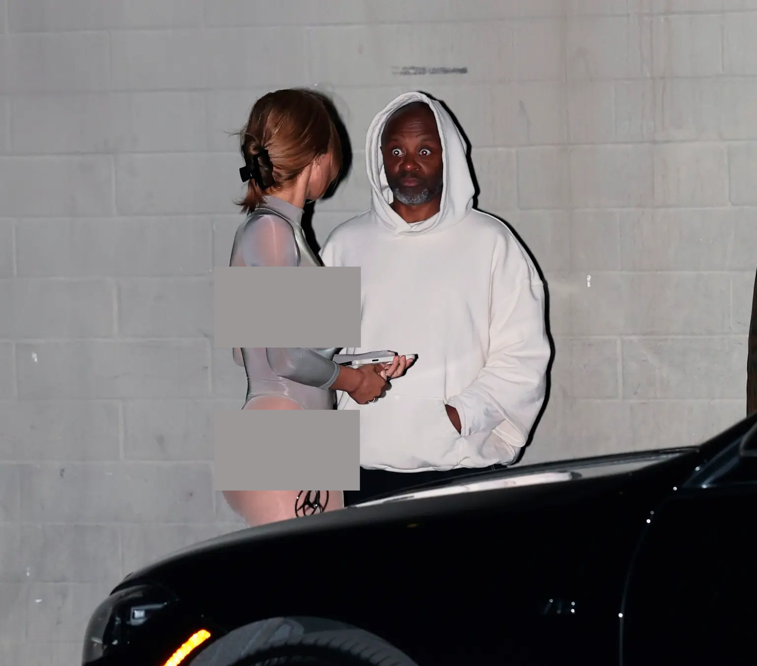 Vợ Kanye West lại mặc hở khó tả, nhìn biểu cảm của người qua đường là hiểu- Ảnh 3.