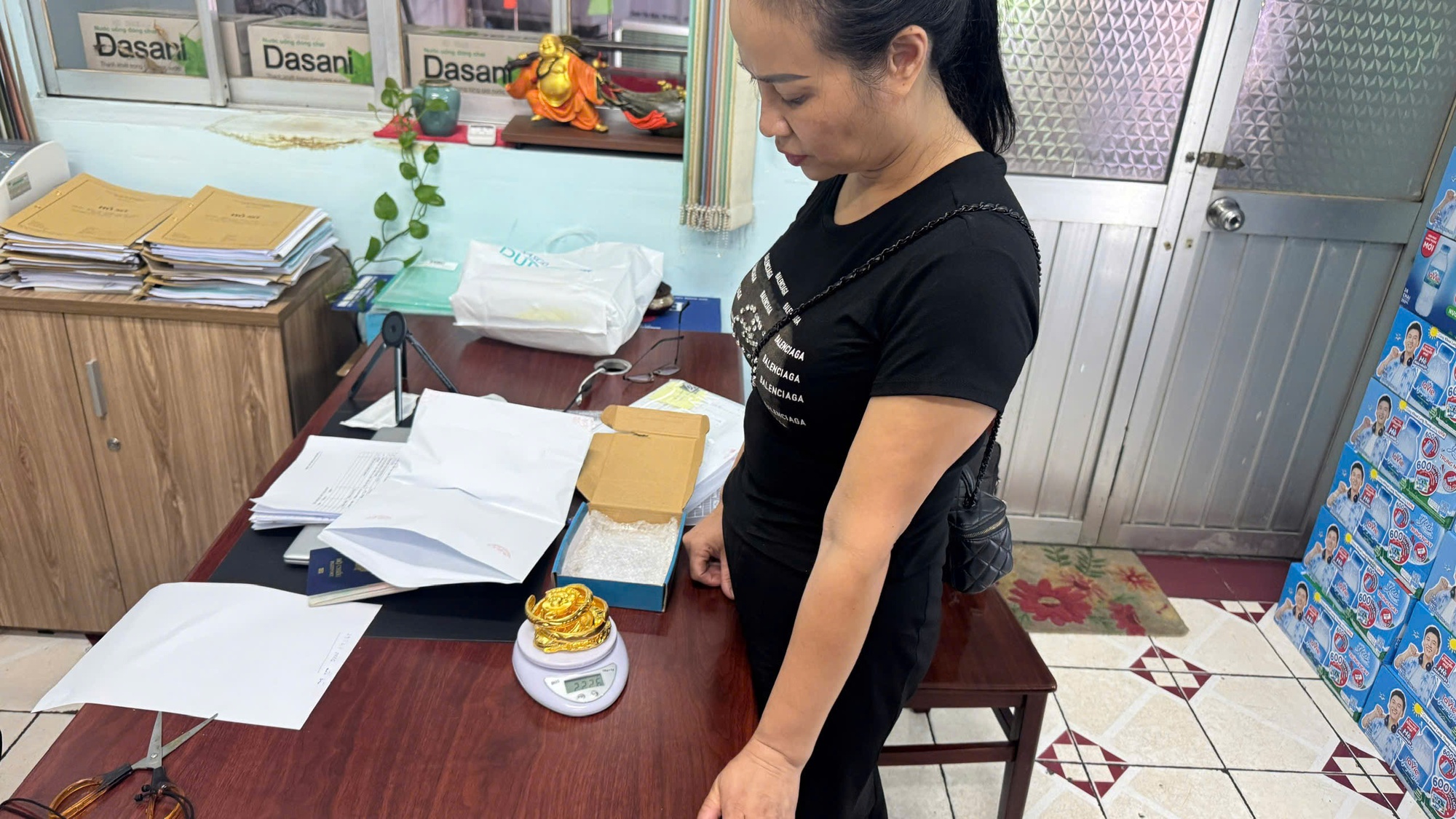C&ocirc;ng an TPHCM vạch trần m&aacute;nh kho&eacute; của "tập đo&agrave;n" bu&ocirc;n lậu v&agrave;ng 9999 - Ảnh 1.