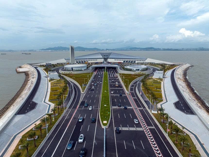 Đường hầm dưới biển dài nhất thế giới hoàn thành năm 2023 tạo nên kỳ tích 6 tỷ USD - Ảnh 1.