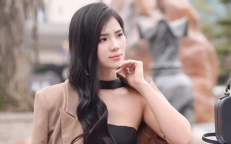 Hoa hậu là vợ giáo sư trẻ nhất Việt Nam: 