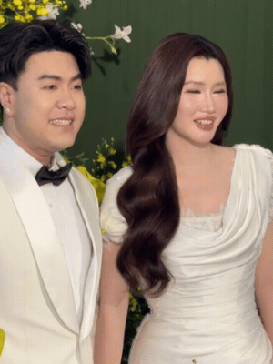 Lễ ăn hỏi Akira Phan v&agrave; vợ CEO h&ocirc;m nay: S&iacute;nh lễ kim cương khủng, 3 con ri&ecirc;ng của c&ocirc; d&acirc;u đến ch&uacute;c ph&uacute;c- Ảnh 2.