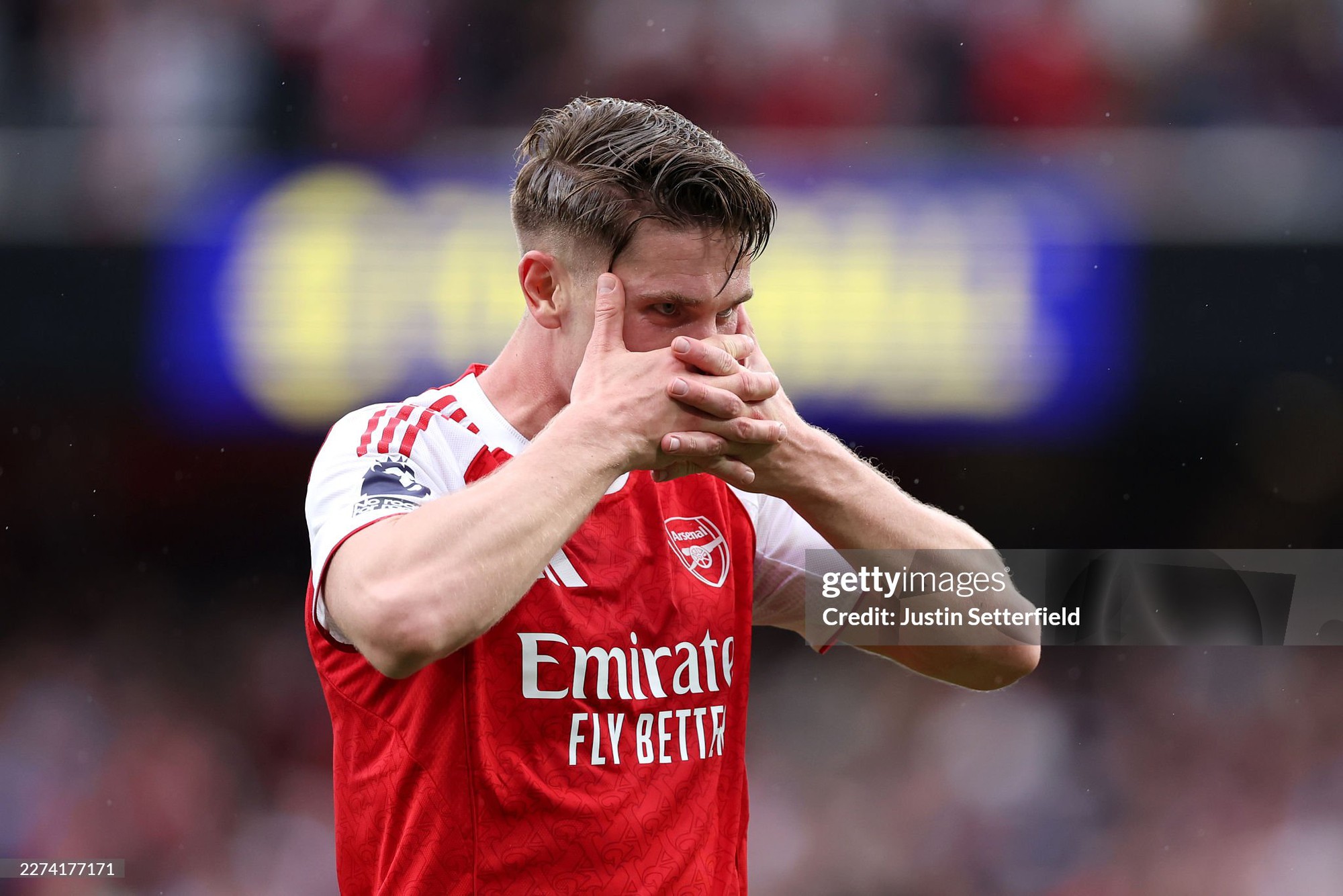 B&ugrave;ng nổ với &ldquo;mưa b&agrave;n thắng&rdquo;, Arsenal tiến bước d&agrave;i trong cuộc đua v&ocirc; địch Ngoại hạng Anh - Ảnh 1.