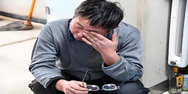D&ograve;ng tiền 4 tỷ đồng ra v&agrave;o t&agrave;i khoản: C&ocirc;ng an điều tra - Ảnh 1.