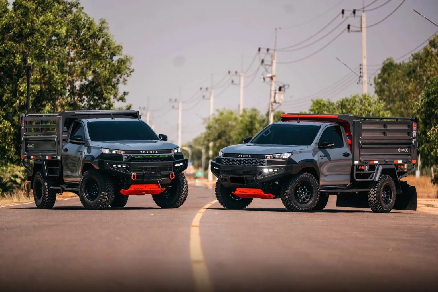 Toyota Hilux 'lột x&aacute;c' th&agrave;nh xe ben m&agrave; kh&ocirc;ng cần cắt xẻ: Chở tới 5 tấn, c&oacute; cả cần cẩu tự bốc h&agrave;ng- Ảnh 6.
