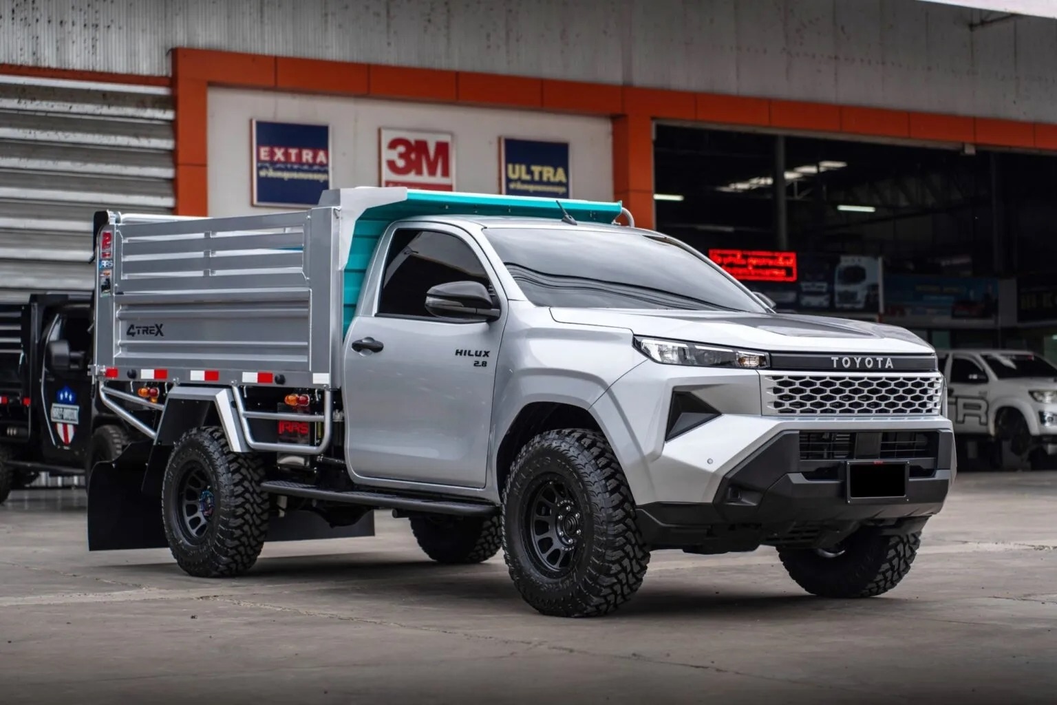Toyota Hilux 'lột x&aacute;c' th&agrave;nh xe ben m&agrave; kh&ocirc;ng cần cắt xẻ: Chở tới 5 tấn, c&oacute; cả cần cẩu tự bốc h&agrave;ng- Ảnh 14.