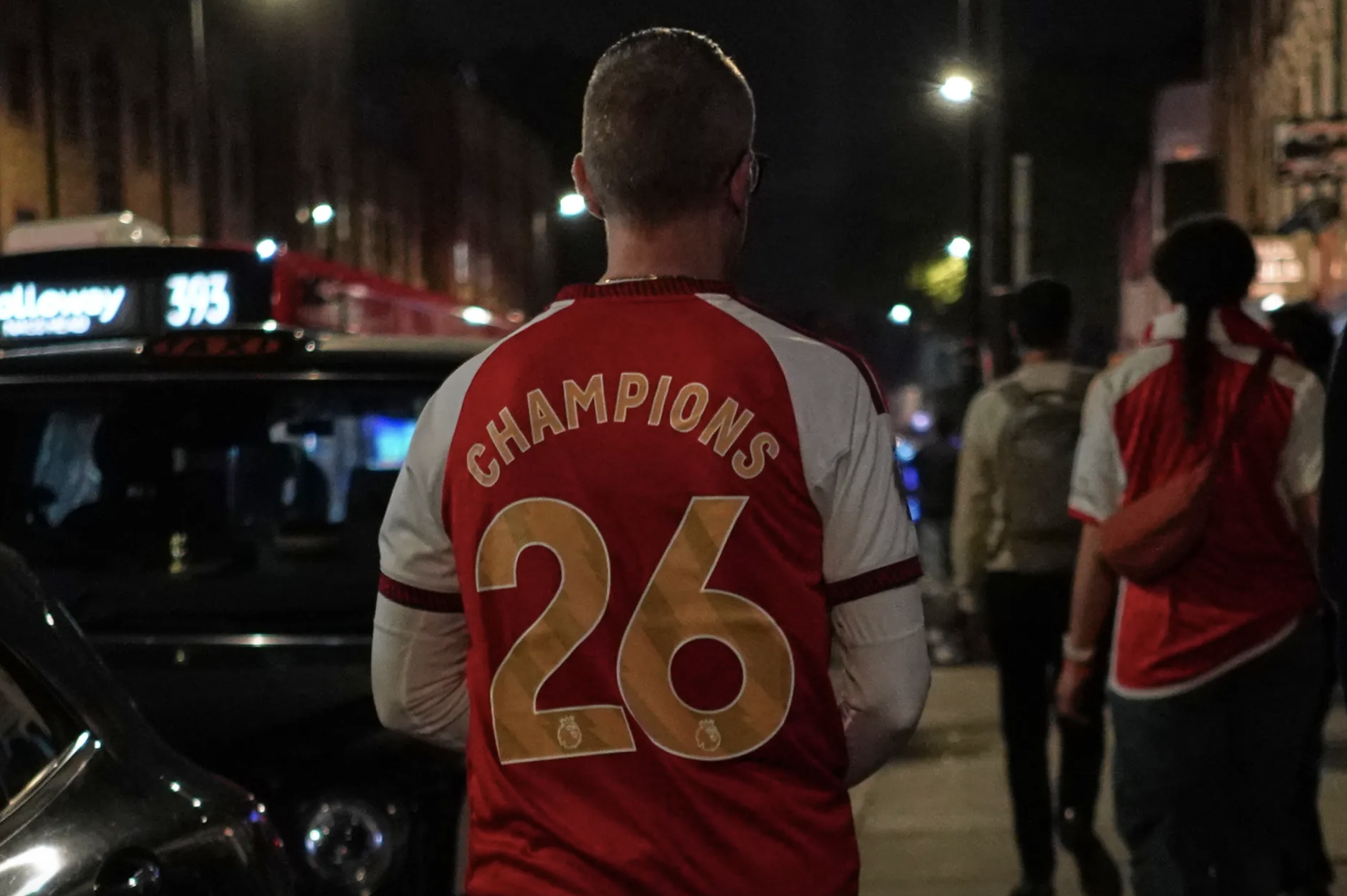 22 năm chờ đợi, Arsenal ch&iacute;nh thức v&ocirc; địch Premier League   - Ảnh 8.