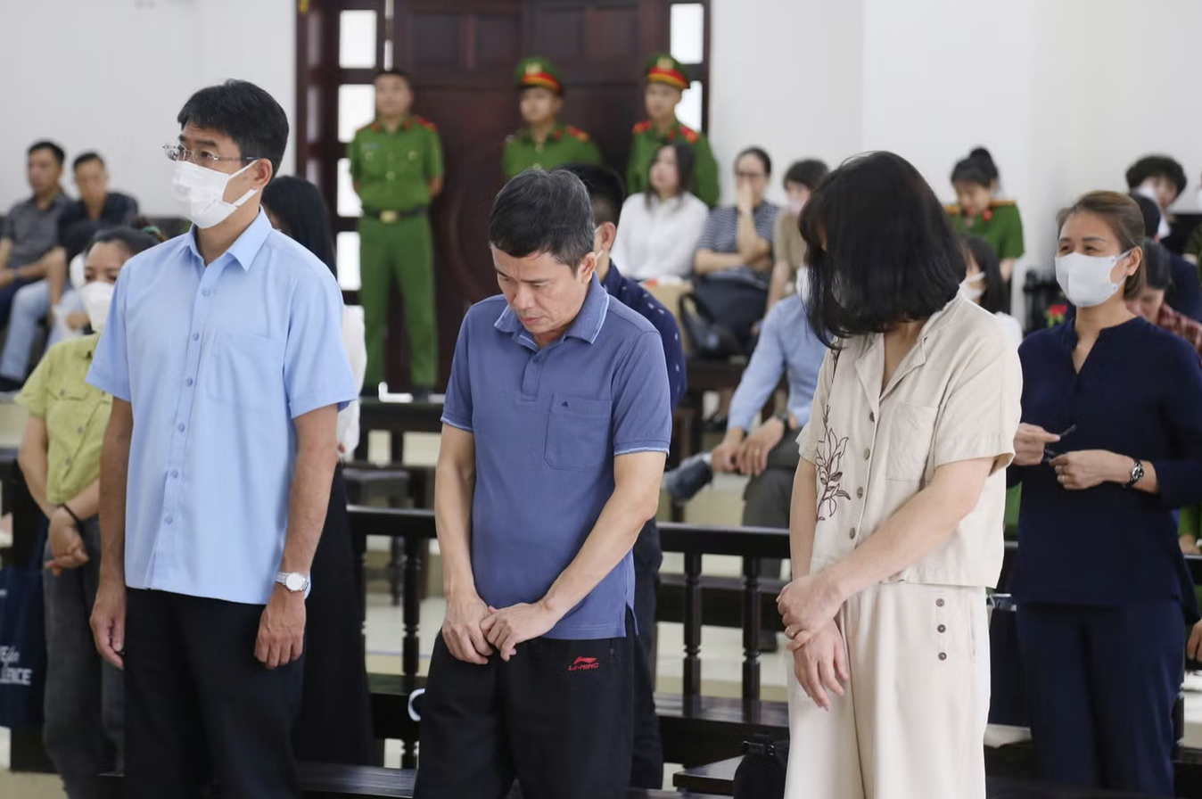 Cựu Cục trưởng Nguyễn Thanh Phong kháng cáo giảm nhẹ hình phạt vụ hối lộ tại Cục An toàn thực phẩm - Ảnh 2. Cựu Cục trưởng Nguyễn Thanh Phong kháng cáo giảm nhẹ hình phạt vụ hối lộ tại Cục An toàn thực phẩm - Ảnh 2.