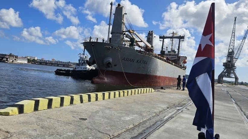 Sau t&agrave;u dầu Nga, Cuba lại chứng kiến t&agrave;u chở hơn 1.700 tấn h&agrave;ng viện trợ cập bến Havana, kh&ocirc;ng phải từ Mỹ hay Iran - Ảnh 2.
