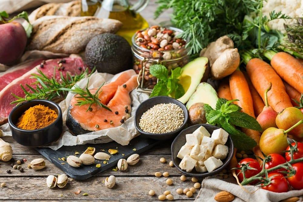 Nghiên cứu mới gây chú ý: Chỉ cần ăn đúng kiểu này, nam giới có thể sống thêm 3 năm, nữ giới thêm 2,3 năm- Ảnh 1.