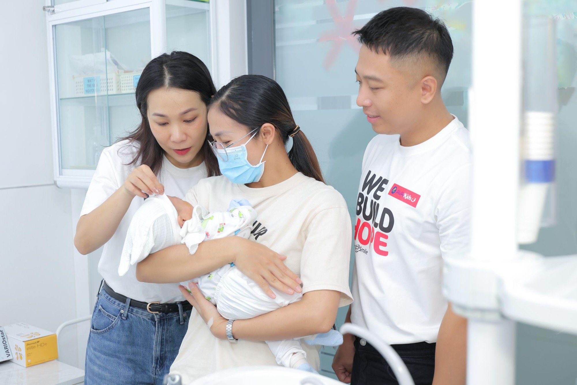 Phép màu từ sự chung tay của AVAKids và Operation Smile: Không để nụ cười nào bị bỏ lại phía sau - Ảnh 1. Phép màu từ sự chung tay của AVAKids và Operation Smile: Không để nụ cười nào bị bỏ lại phía sau - Ảnh 1.