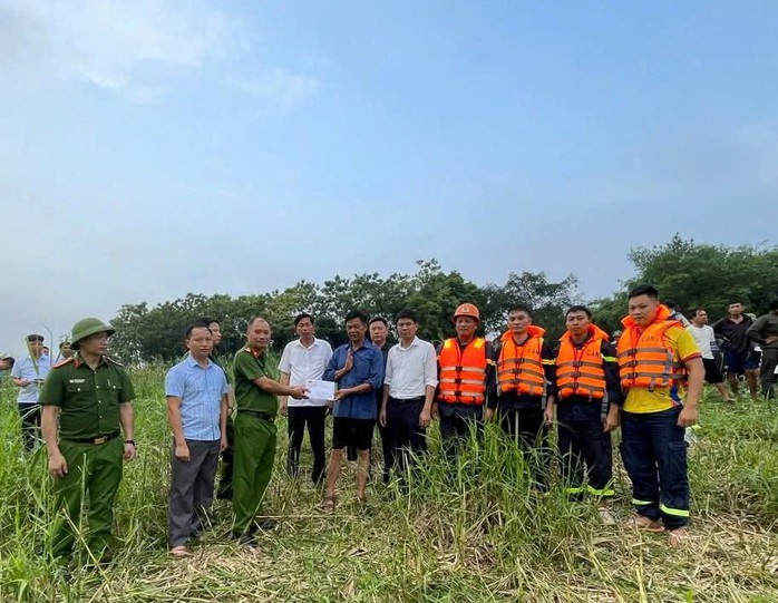 Vụ đuối nước đặc biệt nghiêm trọng, 5 trẻ em tử vong: Lời kể của người tìm thấy 3 thi thể  - Ảnh 2.