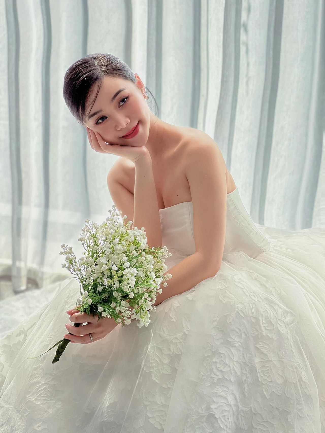 Quỳnh Kool lại bùng nổ khi làm cô dâu: Hơn 10 năm vào showbiz, đẹp theo cách phá vỡ “chuẩn gầy” - Ảnh 7.