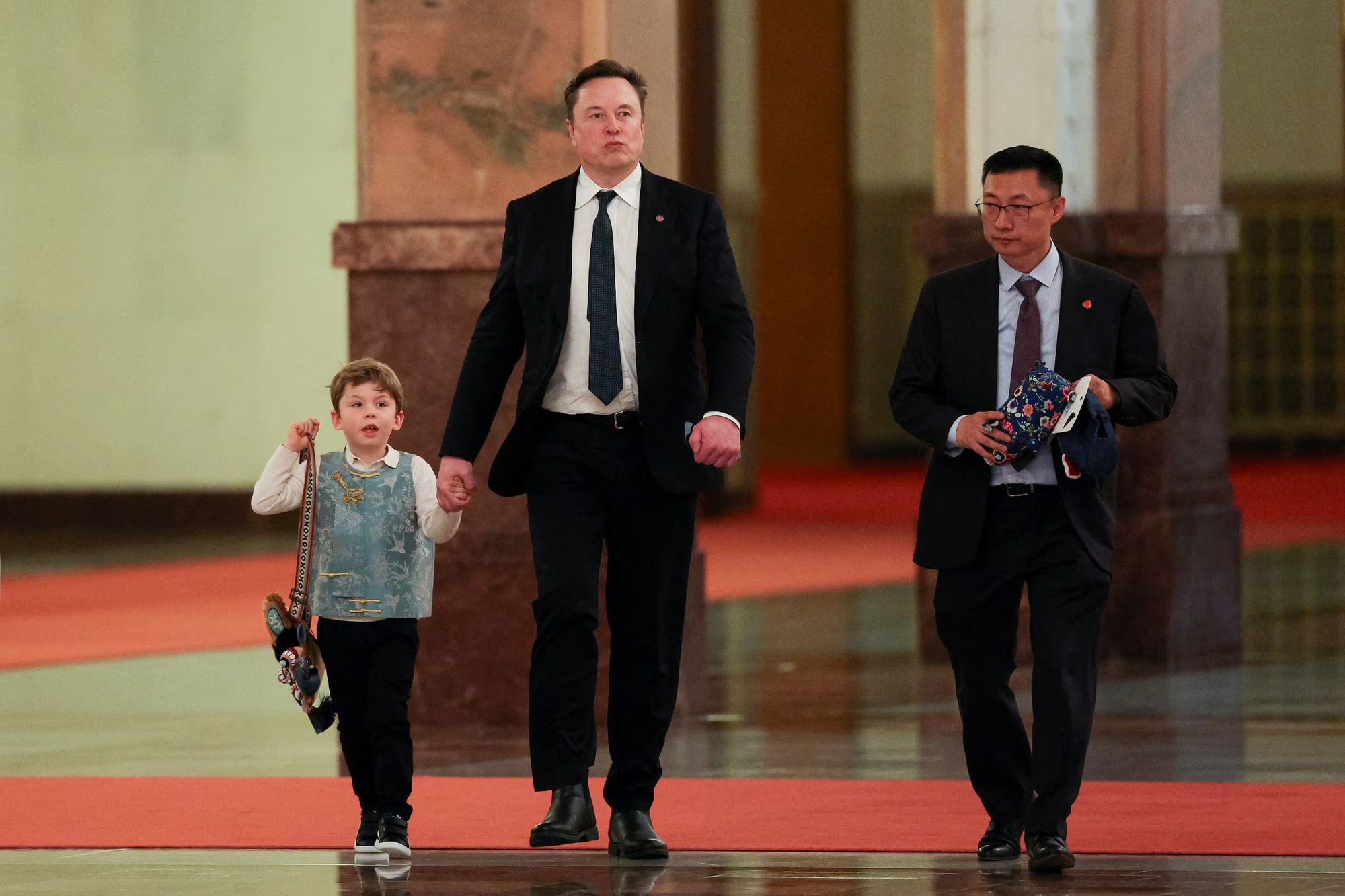 Elon Musk cưng chiều X &AElig; A-Xii hết mực: Tại sao c&aacute;c &ocirc;ng bố thường thi&ecirc;n vị đứa con giống m&igrave;nh nhất? - Ảnh 1.
