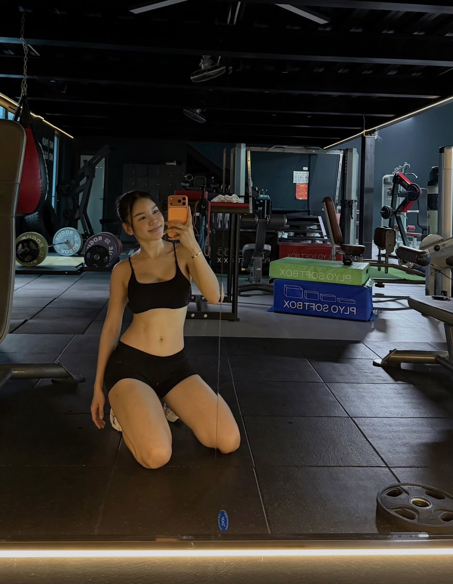 B&eacute; Gấu - con trai Đặng Văn L&acirc;m trộm v&iacute;a lanh lợi, bụ bẫm: Nh&igrave;n c&aacute;ch mẹ bỉm Yến Xu&acirc;n chăm con l&agrave; thấy &ldquo;gen thể thao&rdquo; r&otilde; rệt- Ảnh 7.
