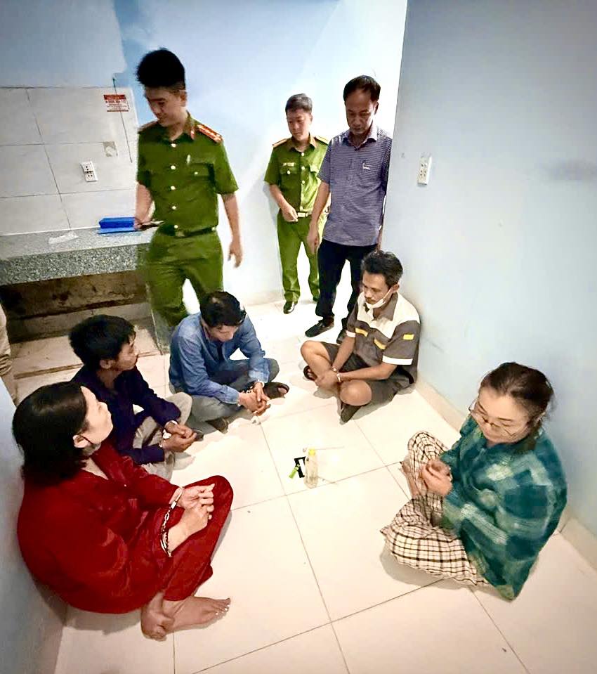 Tạm giữ hình sự Đặng Thị Thanh Tâm cùng đồng phạm Tổ chức sử dụng ma túy - Ảnh 1. Tạm giữ hình sự Đặng Thị Thanh Tâm cùng đồng phạm Tổ chức sử dụng ma túy - Ảnh 1.