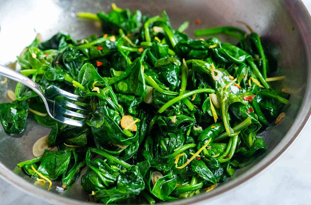 Loại rau nhiều sắt hơn thịt bò, là 