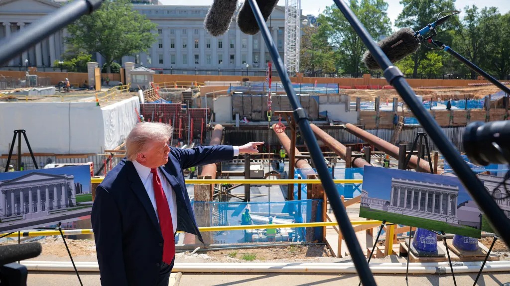 Mỹ sắp có pháo đài kiên cố nhất lịch sử: Ông Trump xây mê cung 6 tầng, UAV tấn công cũng bị “bật ngược” - Ảnh 2. Mỹ sắp có pháo đài kiên cố nhất lịch sử: Ông Trump xây mê cung 6 tầng, UAV tấn công cũng bị “bật ngược” - Ảnh 2.