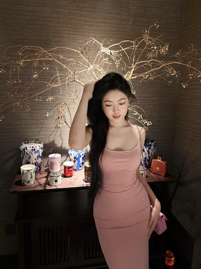 Thiếu gia T&agrave;i Sầm lộ r&otilde; t&igrave;nh cảm với Lọ Lem- Ảnh 1.