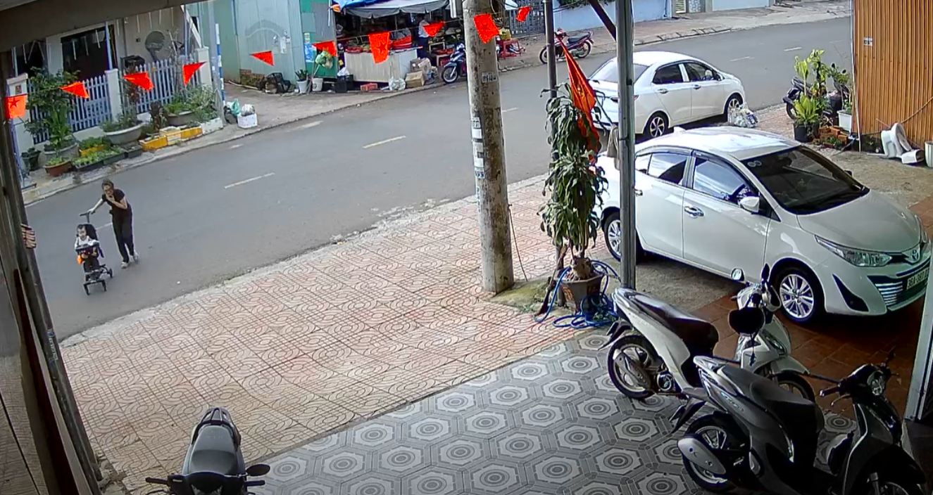 Bà mẹ trẻ chia sẻ kinh nghiệm an toàn cho trẻ nhỏ sau khoảnh khắc ám ảnh 3 giây - Ảnh 5. Bà mẹ trẻ chia sẻ kinh nghiệm an toàn cho trẻ nhỏ sau khoảnh khắc ám ảnh 3 giây - Ảnh 5.