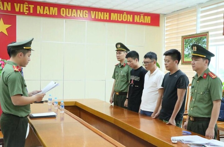 Triệt ph&aacute; đường d&acirc;y vũ kh&iacute; lớn tại H&agrave; Tĩnh: Bắt giữ nhiều đối tượng li&ecirc;n tỉnh - Ảnh 5.