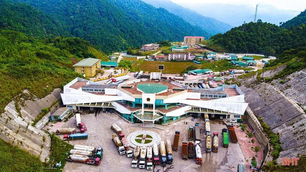 Việt Nam sắp c&oacute; th&ecirc;m khu kinh tế cửa khẩu quốc tế hơn 56.000ha, l&agrave; đầu mối quan trọng với L&agrave;o - Ảnh 1.