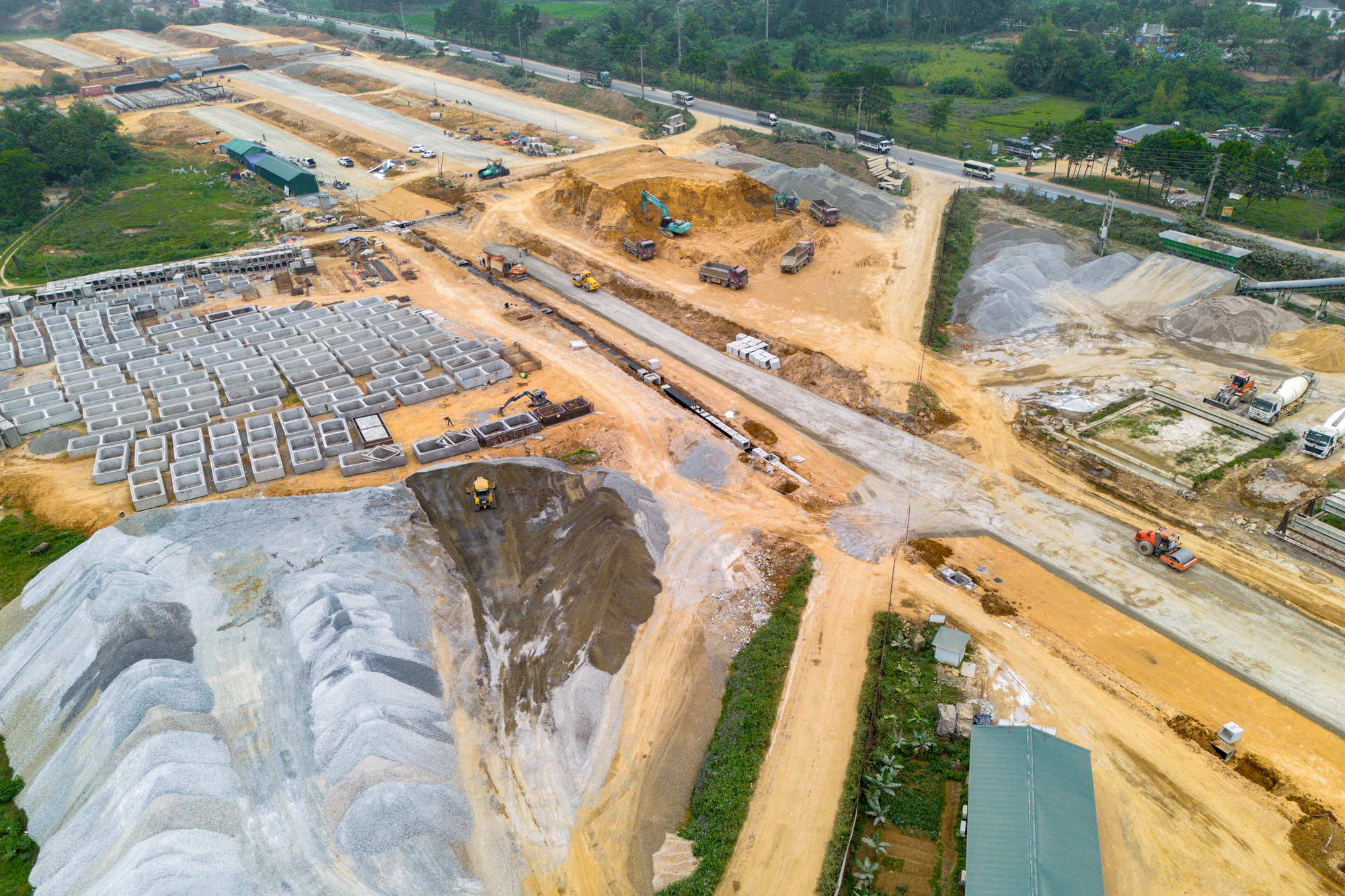 Toàn cảnh loạt dự án phủ khắp Hà Nội như một đại công trường: Tổng mức đầu tư hàng trăm nghìn tỷ, dự kiến hoàn thành trong năm nay - Ảnh 17.