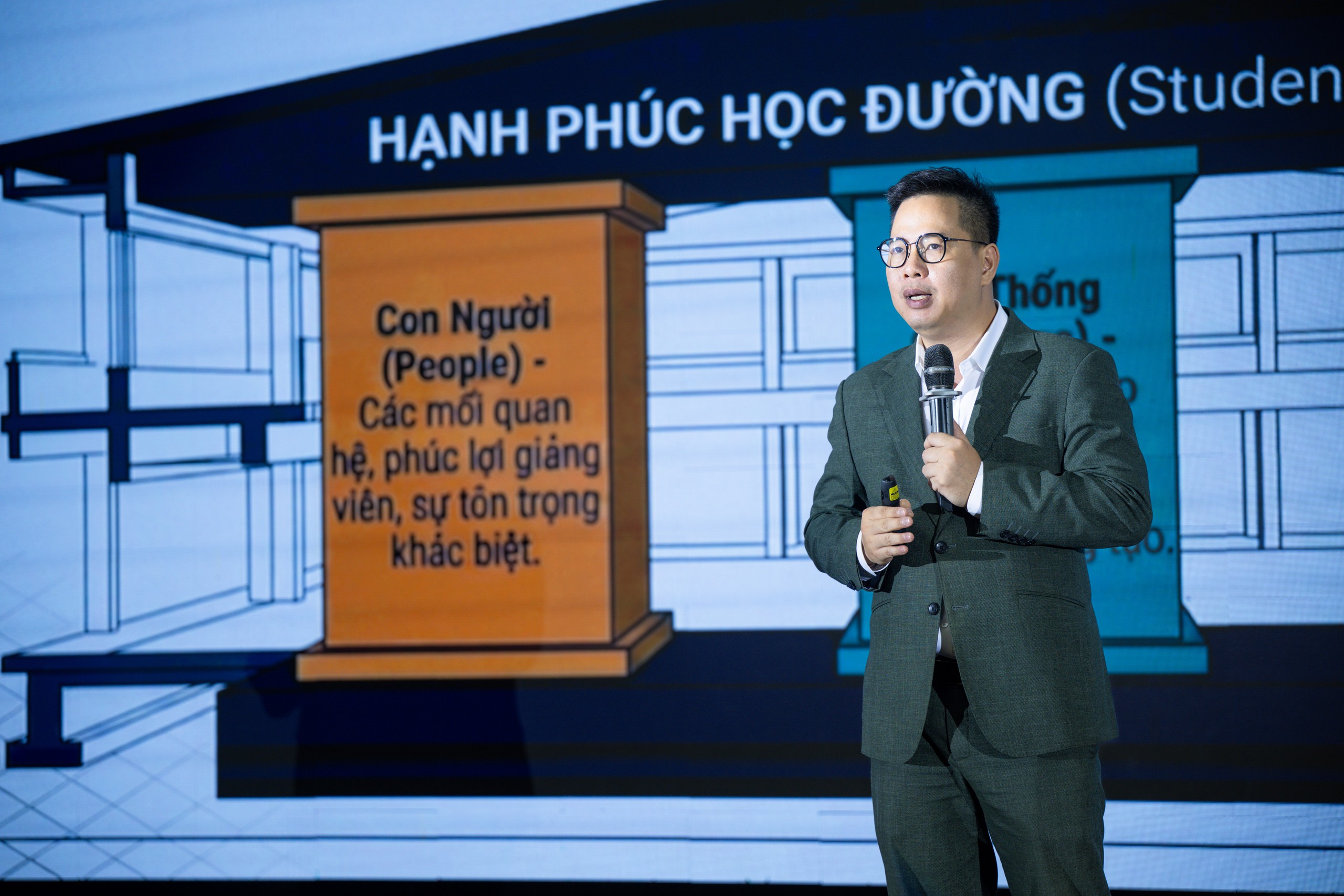 TS Lê Mai Lan: Mô hình mà VinUni đang theo đuổi là xây dựng một “đại học kiến tạo tự hào” - Ảnh 8.