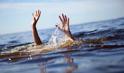 Hà Tĩnh: Hai nam sinh lớp 10 đuối nước thương tâm khi đi câu cá - Ảnh 1.