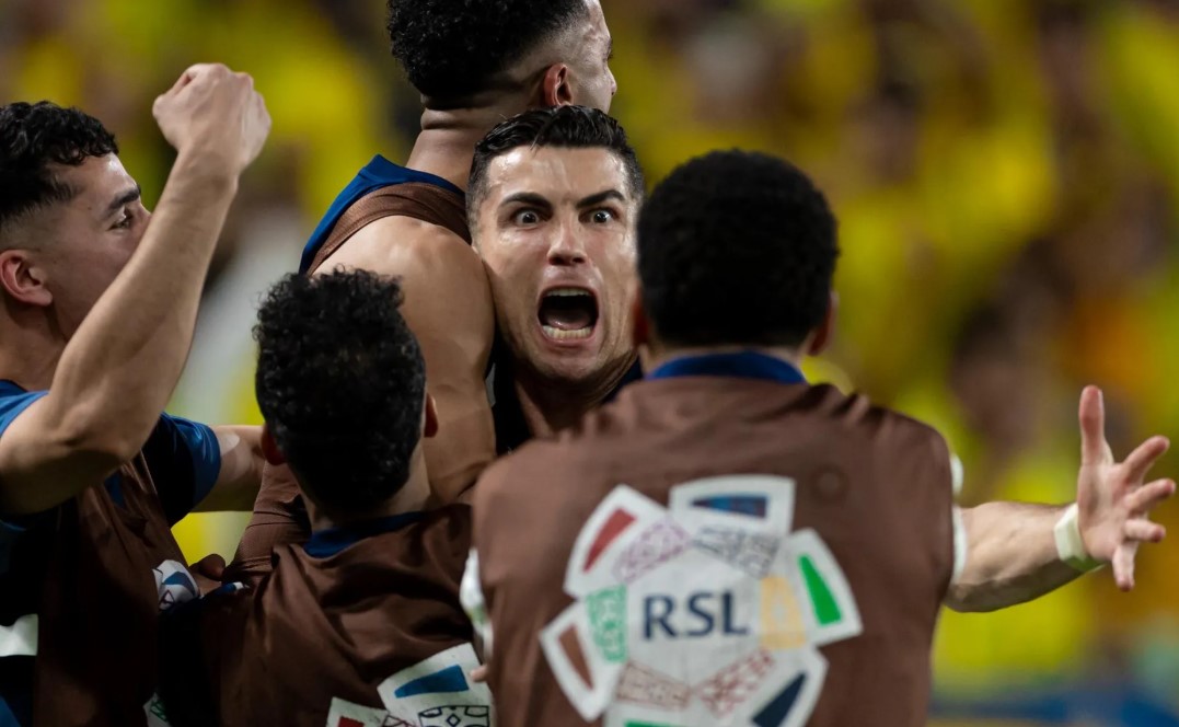Ronaldo v&agrave; những tranh c&atilde;i! - Ảnh 2.
