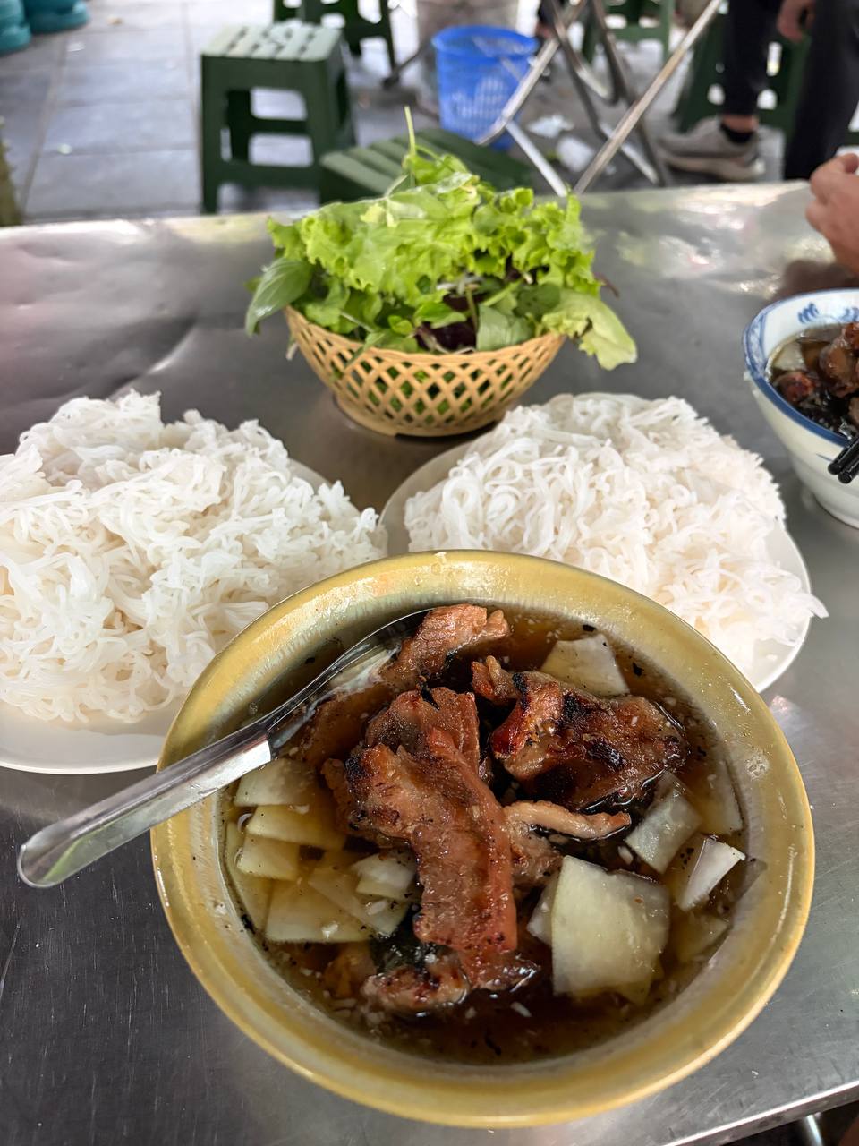 Taste Atlas c&ocirc;ng bố b&uacute;n chả, nem Ph&ugrave;ng trong top m&oacute;n ngon ch&acirc;u &Aacute; - Ảnh 1.