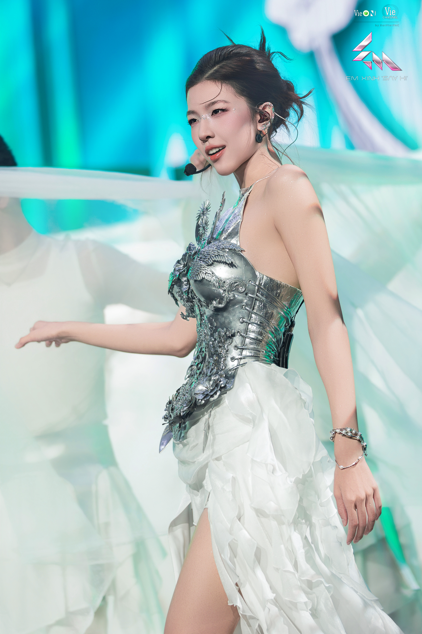- Ảnh 11. - Ảnh 11.