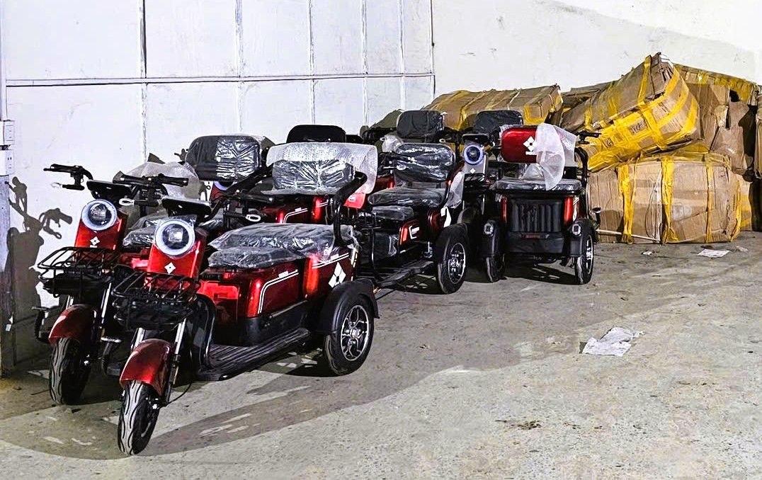 Bóc gỡ đường dây buôn lậu xe điện xuyên biên giới - Ảnh 2.
