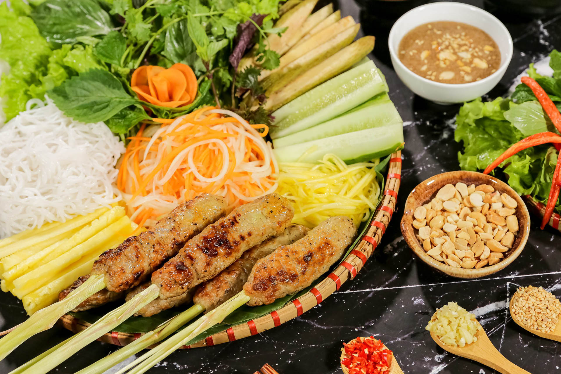 Taste Atlas c&ocirc;ng bố b&uacute;n chả, nem Ph&ugrave;ng trong top m&oacute;n ngon ch&acirc;u &Aacute; - Ảnh 4.