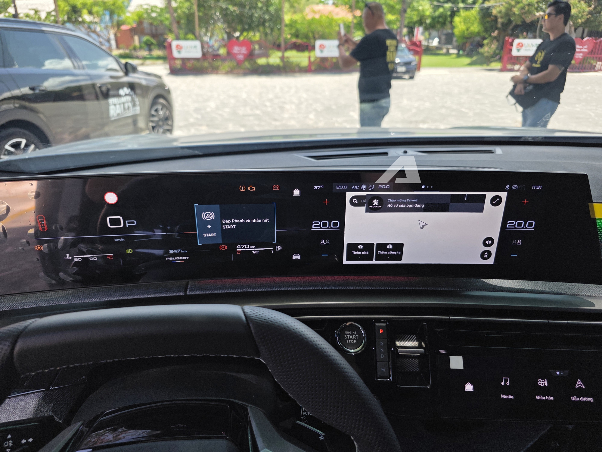 Ảnh thực tế Peugeot 3008 đời mới tại Việt Nam: Dáng coupe sành điệu, màn cong siêu dài, chờ giá để cạnh tranh CX-5, Tucson- Ảnh 13. Ảnh thực tế Peugeot 3008 đời mới tại Việt Nam: Dáng coupe sành điệu, màn cong siêu dài, chờ giá để cạnh tranh CX-5, Tucson- Ảnh 13.
